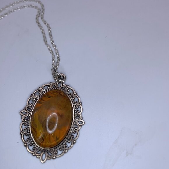 925 SILVER 18" CHAIN WITH ORANGE STONE PENDANT - Picture 4 of 6